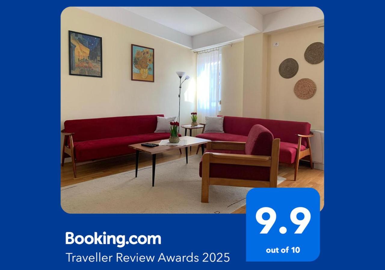 Bright Top Floor Apartment With Free Parking Skopje Esterno foto